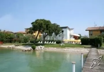 ***  ホテル サビオラ シルミオーネ イタリア