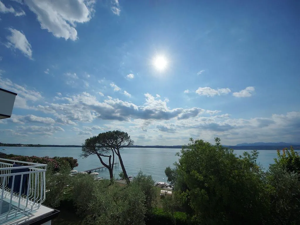 Hotel Saviola Sirmione Italia