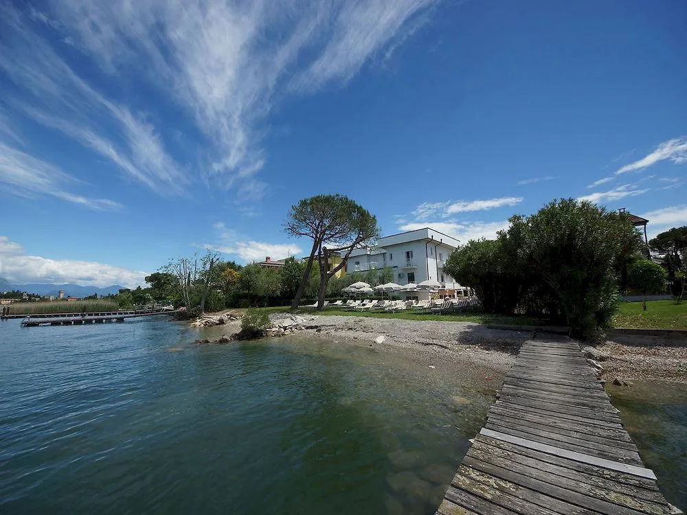Hotel Saviola Sirmione Italia