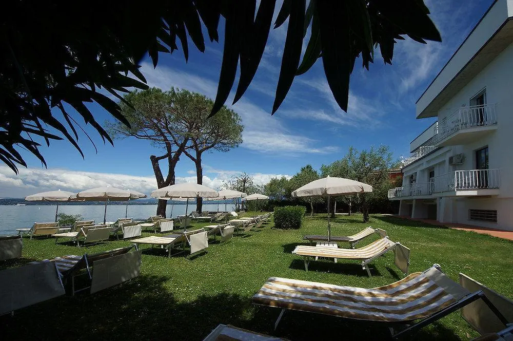 Hotel Saviola Sirmione 3*,  Italia