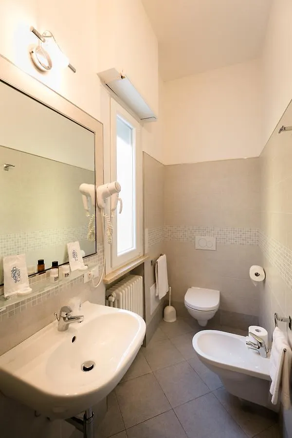 Hotel Saviola Sirmione 3*,  Italia