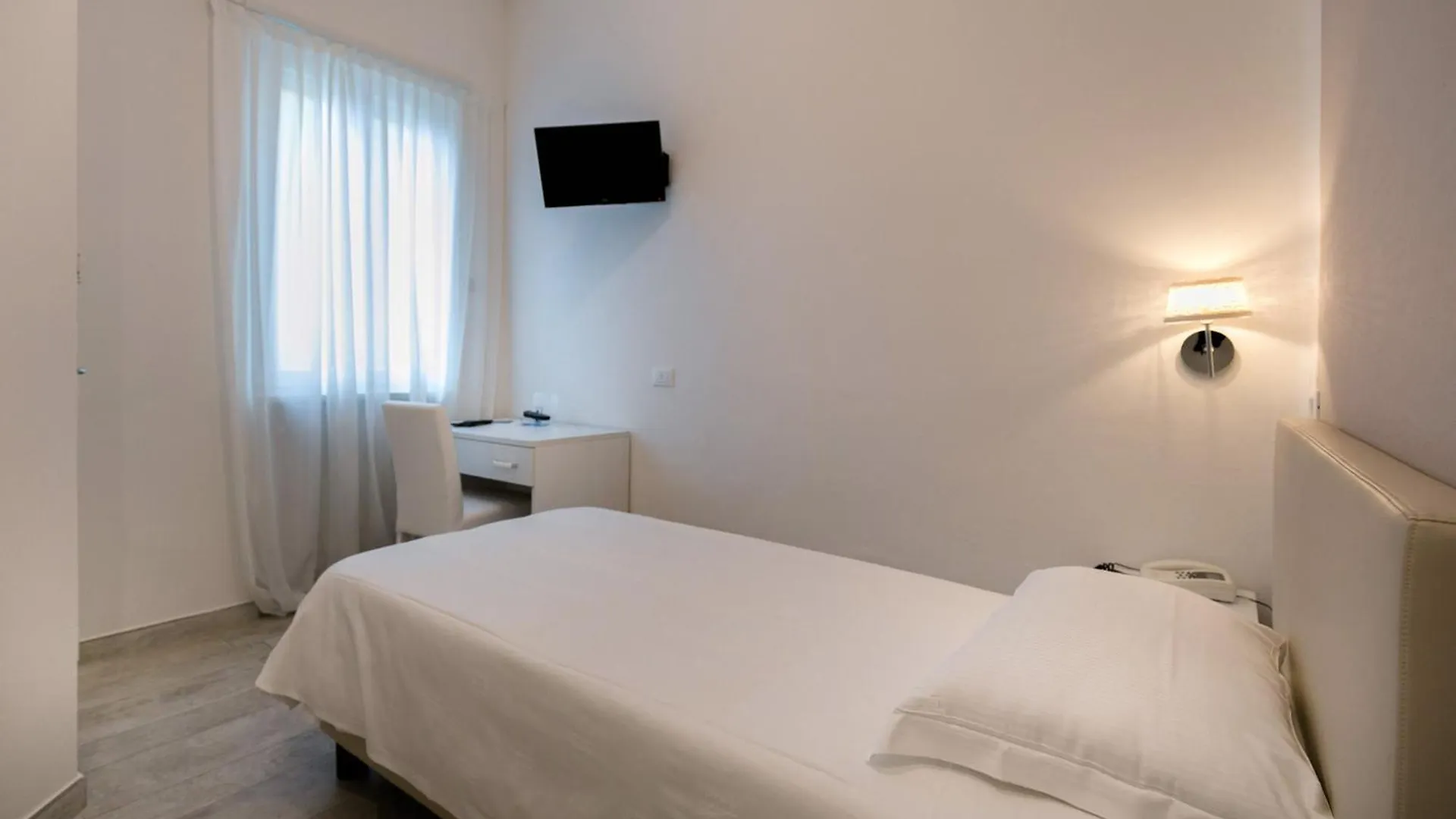 ***  Hotel Saviola Sirmione Italia