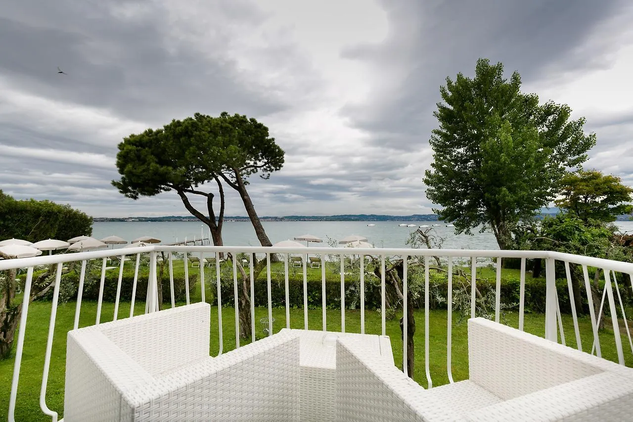 Hotel Saviola Sirmione 3*,  Italia